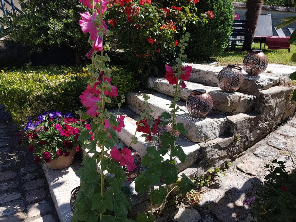 Bed and Breakfast Les Glycines Ури Экстерьер фото